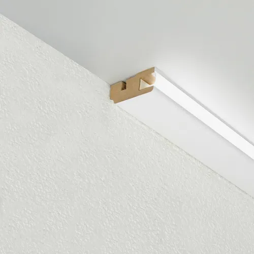 Kosche LED-Deckenleiste MDF 2500 mm - Weiß - Elegante LED-Deckenleiste aus MDF in Weiß, passend für LED-Bänder bis 10 mm. Schafft eine gemütliche Atmosphäre und lässt Räume größer erscheinen. Ideal für Wohnzimmer, Schlafzimmer oder Büro.