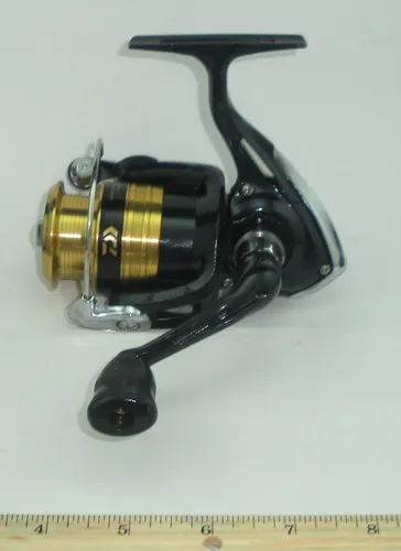 Daiwa SWF1500-2B Sweepfire SWF 2BB Spinning Rolle 5.3-1 Getriebeübersetzung