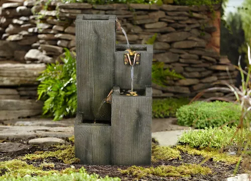 Wehmann Gartenbrunnen Elegance - Holzdesign mit blauem Licht - Wetterfester Gartenbrunnen für Terrasse und Garten, mit extra langem Kabel für flexible Platzierung und stimmungsvolles blaues Licht.