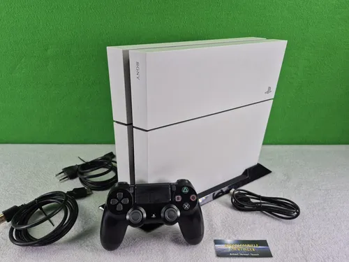 PS4 Konsole CUH-1216A 500GB in Weiß - B-Ware - Konsolen, inklusive Stromkabel und HDMI, ideal für Gaming-Fans auf der Suche nach einem günstigen Einstieg in die PS4-Welt.