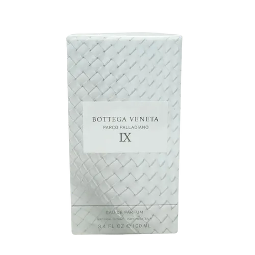 Bottega Veneta Parco Palladiano IX Eau de Parfum 100ml - Erleben Sie den exquisiten Duft von Bottega Veneta Parco Palladiano IX in einem eleganten Flakon. Diese harmonische Komposition aus fruchtigen, würzigen und holzigen Noten ist perfekt für besondere Anlässe und verleiht jedem Moment eine besondere Note.