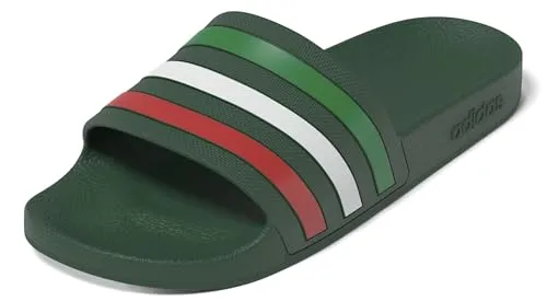 adidas Badeschuhe Adilette Aqua 3-Streifen dunkelgrün Herren - Die klassische Adilette für Männer bietet ein bequemes, schnell trocknendes Cloudfoam Fußbett. Ideal für Pool und Dusche, sorgt sie für ein angenehmes Tragegefühl und leichten Komfort. Farbe: dunkelgrün, Modell FS/2026.