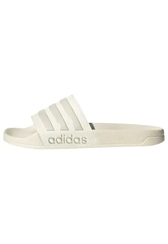ADIDAS Herren Badeslipper Shower adilette – Bequeme Freizeit-Sandalen - Die ADIDAS Shower adilette bietet optimalen Komfort für Schwimmbad, Umkleide und Zuhause. Leicht und dämpfend, kombiniert sie sportlichen Stil mit einem angenehmen Tragegefühl.