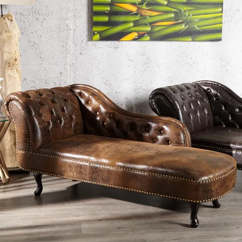 Invicta Chesterfield Recamiere im Antik Look - Elegante Polsterliege - Sofas & Couches: Klassische Chesterfield Recamiere im englischen Stil mit gemütlicher Liegefläche und stilvollem Nietenbesatz für ein luxuriöses Wohnambiente.