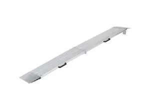 Aluminium-Verladerampen Typ AOS-F 2, 400 x 2500 mm, 20 kg - Robuste Aluminium-Verladerampen für einen sicheren und einfachen Zugang. Ideal für den Einsatz mit Fahrzeugen und Maschinen, leicht und handlich für den professionellen Einsatz.