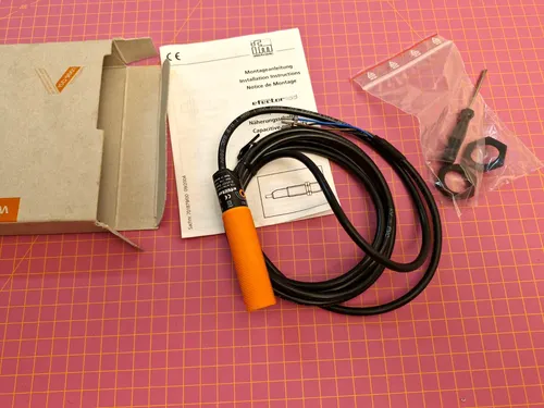 IFM Kapazitiver Sensor KG5043 - Präziser Näherungssensor für industrielle Anwendungen - Näherungssensoren mit hoher Genauigkeit und Zuverlässigkeit, ideal für Automatisierung und Prozesssteuerung.