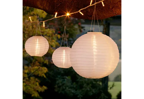 Lights4fun LED Laterne 3er Set - Solar Lampions in Weiß - Schaffen Sie eine stimmungsvolle Atmosphäre mit diesem 3er Set von solarbetriebenen LED-Laternen. Ideal für Gartenpartys oder romantische Abende im Freien.