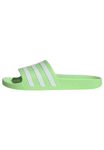 adidas Sportswear AQUA ADILETTE Badesandale grün 46 EU - Badeschuhe für sportliche Aktivitäten, ideal für Schwimmen, mit offenem Schnitt für besten Tragekomfort und stylischem Design in Green Spark.