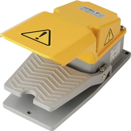 TRU Components Pedalschalter XF-302 250 V/AC 15 A - Robuster Fußschalter mit Schutzhaube für sicheren Betrieb, ideal für Werkstätten und industrielle Anwendungen.