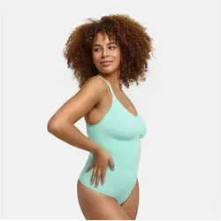 creamy fabrics Damen Shapewear Bodysuit mit String-Rückenteil – Nahtloser, figurformender Body mit starker Kompression - Nahtloser Bodysuit für unsichtbare Eleganz unter Kleidung. Mit starker Kompression für gezielte Bauch- und Taillenkontrolle. Verstellbare Träger und praktischer Druckknopfverschluss sorgen für optimalen Komfort und perfekten Sitz.
