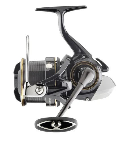 Daiwa 19 Cast`izm Feeder 25QD - Hochwertige Feederrolle für Weitwurf - Angelrollen für Friedfischangeln, leichte Aluminiumspule, ideal für alle Süßwasserfische mit einer maximalen Bremskraft von 12 kg.