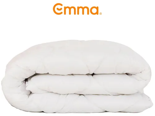 Emma Sommerbettdecke Emma One Light Decke - Die Emma One Light Decke bietet ein angenehmes Schlafklima mit ihrer atmungsaktiven und leichten Steppung. Ideal für warme Nächte und erholsame Schlafstunden! Perfekt für jeden Schlafstil!','category':'Steppdecken & Quilts