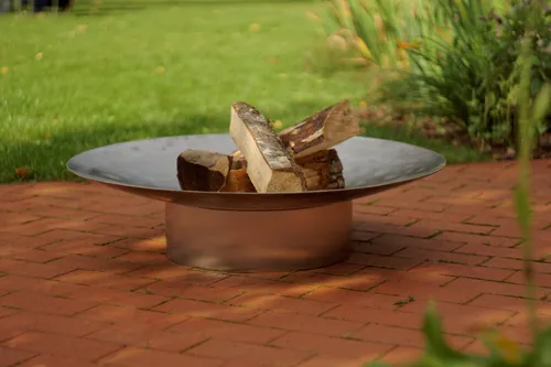 Ambia Garden Feuerschale Svenskav Grace M 2066 aus Edelstahl - Stilvolle Feuerschale aus hochwertigem Edelstahl, ideal für entspannte Abende im Freien. Mit abnehmbaren Standfüßen und hitzebeständigem Design sorgt sie für gemütliche Stimmung bei jedem Anlass.