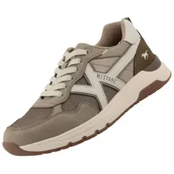 Mustang Shoes 26M0291005 Beige Herren Sneaker - Modischer Sneaker in Beige aus Kunstleder. Bequeme Textil-Innenausstattung und leichte Synthetiklaufsohle mit ca. 4,5 cm Absatz für optimalen Tragekomfort.