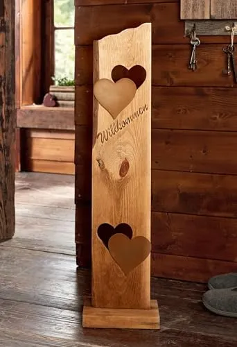 Dekoleidenschaft Dekosäule Willkommen aus Holz - Präsentationssockel aus natürlichem Holz, 80 cm hoch mit 2 Metall-Herzen in Rost-Optik, perfekt als stilvolle Eingangsdeko oder Hochzeitsdekoration.