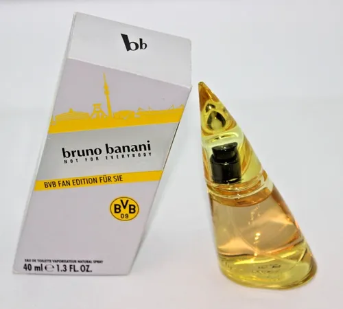 Valentino Born in Roma Donna Green Stravaganza Eau de Parfum 50 ml - Damenduft mit floral-amberigem, holzigem Charakter, inspiriert von den Gärten Roms. Entfessele Deine Persönlichkeit mit dem einzigartigen Lapsang Souchong-Tee-Akkord und einem Hauch von Vanille.