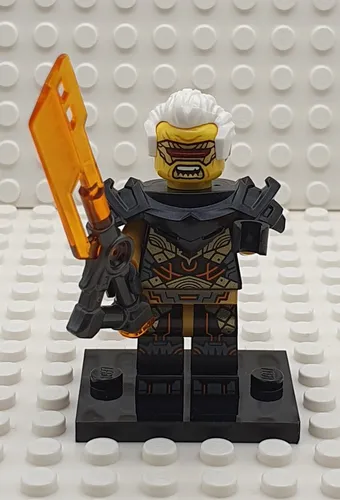 LEGO 70679 Ninjago Der Ultradrache - 4-köpfiger Drache mit Cockpit für 2 Minifiguren, ausklappbaren Flügeln und beweglichem Schwanz, 951 Teile, empfohlen ab 9 Jahren