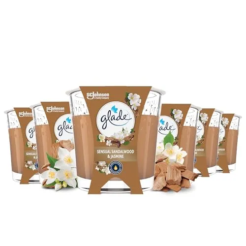 Glade Duft-Kerze im Glas, Sensual Sandalwood & Jasmine - Erlebe die Glade Duftkerze mit bis zu 27 Stunden Brenndauer. Sie sorgt für eine einladende Atmosphäre in Deinem Zuhause und bietet ein harmonisches Dufterlebnis für jeden Raum.