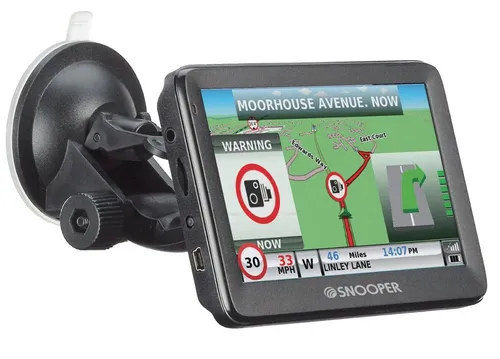 Snooper TRUCKMATE S5100 PRO LKW Navi 5 Zoll für Europa - LKW-Navigationsgerät mit 5-Zoll-Touchscreen, ideal für präzise Routenführung. Mit bis zu 10 Fahrzeugprofilen und kostenlosen Karten-Updates für Europa sorgt es für eine effiziente Navigation und spart Zeit und Kosten.