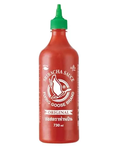 FlyingGoose Chilisauce Sriracha 730ml - Scharfe thailändische Chilisauce mit 61% Chilischoten, ideal für Sandwiches und Fleischgerichte. Vegan und glutenfrei – der perfekte Kick für jedes Gericht!
