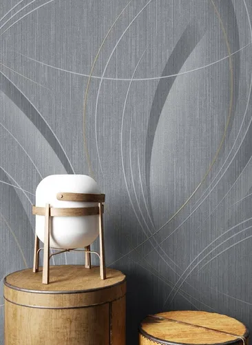 Newroom Vliestapete Rylie Grau - Glamour Tapete mit Metallic Schimmer - Moderne Vliestapete in Grau mit leicht glänzender Oberflächenstruktur und Metallic-Muster, ideal für Wohnzimmer und Küche. Wasser- und dampfbeständig sowie restlos trocken abziehbar.
