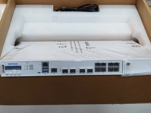 Sophos XGS 3100 Security Appliance - Firewall- & VPN-Geräte, bietet umfassenden Schutz mit fortschrittlicher Bedrohungserkennung und einfacher Verwaltung für Unternehmen.
