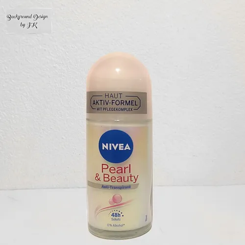 Nivea Pearl & Beauty Deo Roll On 50ml – 48h Schutz - Damen-Deodorant mit blumigem Duft, bietet 48h Schutz und ist alkoholfrei. Ideal für den täglichen Gebrauch, sorgt für ein frisches Hautgefühl.