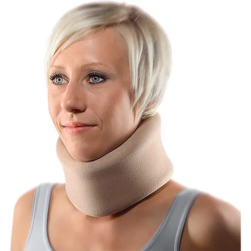 Bort Cervicalstütze 7,5 cm large haut für die Nacht an.  1 St