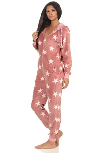 Damen Schlafanzug Einteiler Jumpsuit Overall - Sterneoptik - Rosa - Größe 40/42 - Bequemer Einteiler aus Coral Fleece für den Winter, mit stylischem Sternenmuster. Die Bündchen sorgen für einen perfekten Sitz. Hochwertiges Material, waschbar und trocknergeeignet, für höchsten Komfort.