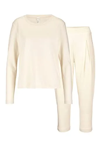 hessnatur Pyjama Damen Regular Pure Nature aus Reiner Bio-Baumwolle - Modischer Pyjama mit wadenlanger Ballonhose aus ungebleichter Bio-Baumwolle. Nachhaltig und fair produziert, ideal für erholsame Nächte.