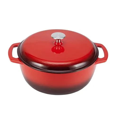 Amazon Basics Rund, Schmortopf aus emailliertem Gusseisen, 5.7 l, Rot - Hochwertiger Schmortopf aus emailliertem Gusseisen mit 5,7 l Volumen. Ideal für gleichmäßiges Kochen und Aufbewahren von Speisen. Ofengeeignet bis 260 °C und mit praktischen seitlichen Griffen.