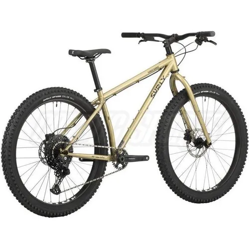 Surly Karate Monkey MTB Komplettrad 27.5+ in Fools Gold - Größe S - Das Surly Karate Monkey MTB Komplettrad bietet eine robuste Bauweise und hervorragende Fahrperformance. Ideal für anspruchsvolle Trails und Abenteuer im Gelände.