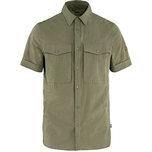 Fjällräven Abisko Trekking Shirt SS M light olive (622) L - Leicht und funktional - Das Abisko Trekking Shirt für Herren überzeugt durch schnell trocknendes Stretchmaterial aus recyceltem Polyester. Ideal für Trekking und Reisen mit optimaler Belüftung und praktischem Kompakt-Design.