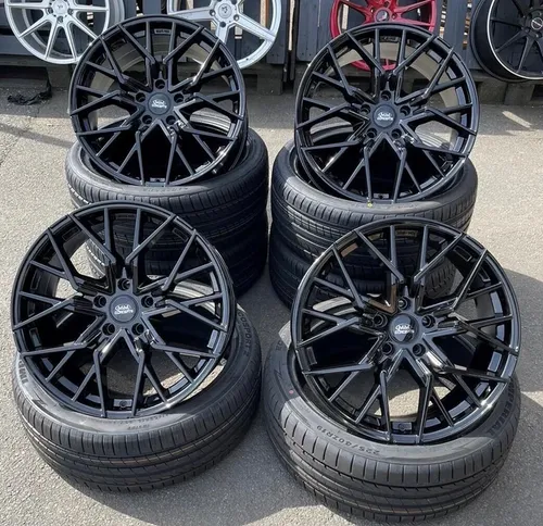 MM Wheels MM06 Alufelge schwarz 8.5x20 ET25 - LK5/112 ML66.6 - Hochwertige 8.5x20 Alufelge in elegantem Schwarz, ideal für sportliche Fahrzeuge. Verleiht deinem Auto einen individuellen Look und verbessert die Fahrdynamik. Perfekt für stilbewusste Autofahrer!','category':'Felgen & Reifen für Kfz