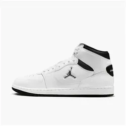 NIKE Herren Basketballschuhe Jordan Access Court Mid - Der Jordan Access Court Mid kombiniert sportliche Leistung mit Alltagskomfort. Leicht und stilvoll, ideal für den täglichen Einsatz auf dem Platz oder in der Freizeit.