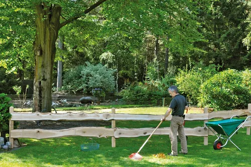 Vorgartenzaun Bonanza Eiche - Traditioneller Holzzaun - Sichtschutz und Lärmschutz für Ihren Garten, aus langlebigem Eichenholz gefertigt und ideal für eine ansprechende Gestaltung Ihres Vorgartens.