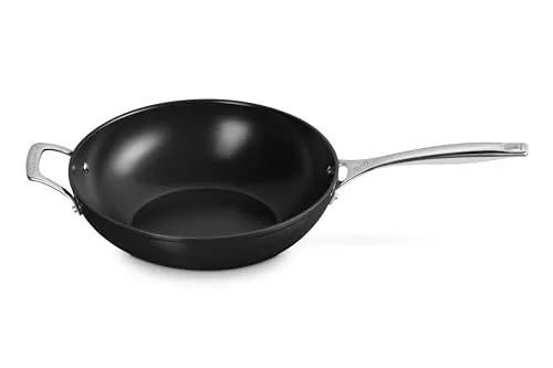 LE CREUSET Wok Pan Essential – Ø 30 cm, 4,7 Liter - Pfanne mit überlegener Antihaft-Keramikbeschichtung für mühelose Reinigung und perfektes Anbraten, ohne PFAS und mit effizienten Wärmeverteilung.
