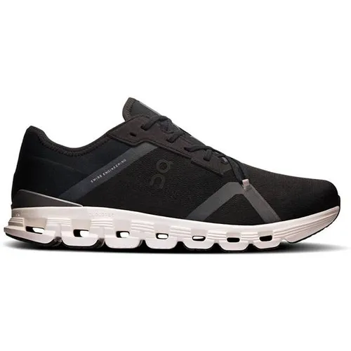 On Cloud X 4 AD Sneaker - Schwarz, EU 45 - Laufschuhe mit Helion Superfoam-Zwischensohle für ultimativen Komfort und Schnellschnürung - ideal für den Alltag und aktive Freizeitgestaltung. Entdecke weitere Top-Angebote von On!