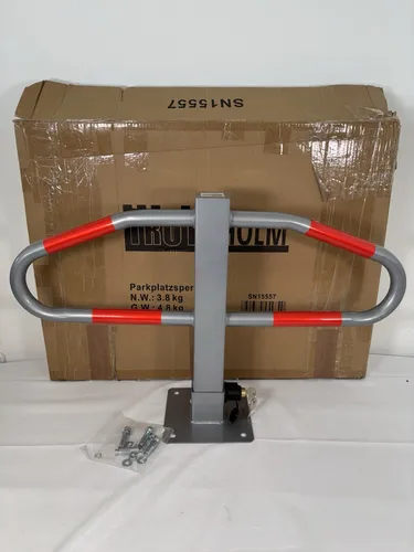 Baumarktplus Parkplatzsperre 47 x 73 cm - Klappbarer Metall Parkplatzbügel mit Schloss - Schilder: Stabiler Parkplatzbügel aus Metall mit integriertem Schloss, ideal zum Schutz Ihres Parkplatzes vor Falschparkern. Klappbar und leicht zu bedienen.