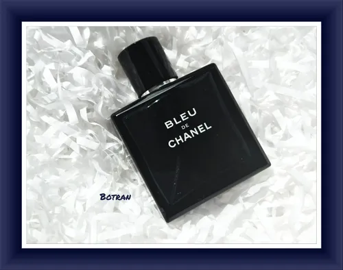 Chanel Bleu de Chanel Eau de Toilette - 50 ml, ikonischer eleganter Duft mit Zitrusnoten und holzigen Akkorden für anspruchsvolle Herren