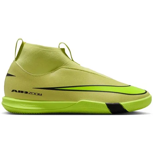 Nike Jr Air Zoom Mercurial Superfly X Academy IC Kids - Der Nike Jr Air Zoom Mercurial Superfly X Academy IC Kids ist der perfekte Hallenfußballschuh für schnelle Spieler. Mit seinem innovativen Design und der speziellen Sohle bietet er hervorragenden Grip und Traktion auf Indoor-Oberflächen.