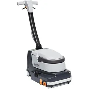 Nilfisk SC250 34C B Scheuersaugmaschine - Kompakte Scheuersaugmaschine für enge Räume, die Kehren, Scheuern und Saugen gleichzeitig ermöglicht. Ideal für effiziente Reinigung mit Trockenlaufschutz und OneTouch-Funktion.