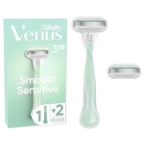 Gillette Venus - Damennassrasierer "Smooth Sensitive" + 2 Ersatzklingen - Erlebe eine sanfte Rasur mit dem Gillette Venus Smooth Sensitive Rasierer. Ideal für empfindliche Haut, bietet er 3 scharfe Klingen und einen rutschfesten Griff für präzise Ergebnisse. Perfekt für eine unkomplizierte Pflege.