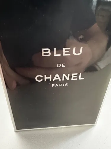 Chanel Bleu de Chanel Eau de Toilette 3 x 20 ml - Herrenduft mit holzig-würziger Note, ideal für den täglichen Gebrauch. Praktische Nachfüllgröße für frischen Duft unterwegs!