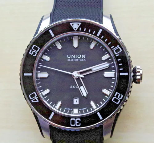UNION GLASHÜTTE Belisar Date Sport - Elegante Automatik Armbanduhr - Armbanduhren für Herren mit sportlichem Design, 200 m wasserdicht, 12-Stunden-Zifferblatt und Saphirglas für höchste Qualität und Funktionalität.