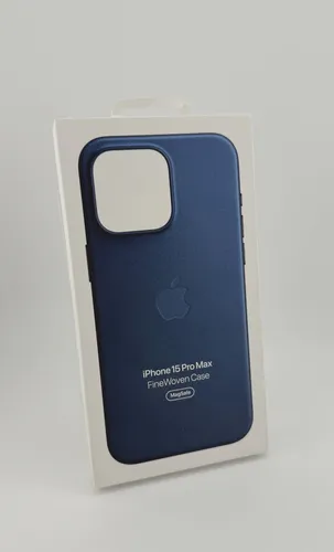 Apple Handyhülle Feingewebe Case MT4Y3ZM A MagSafe - iPhone 15 Pro Max, pazifikblau, weiche Außenseite und umweltfreundlich aus 68% recycelten Materialien