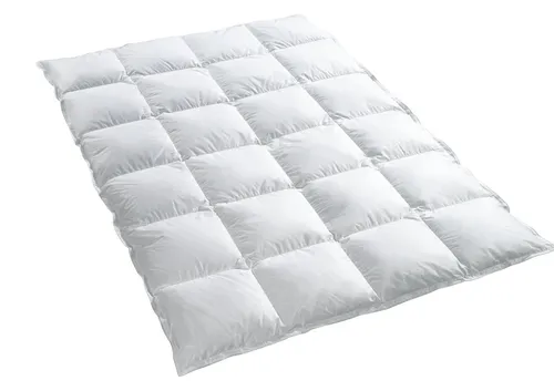 Winterbettdecke 135x200 Daunen Federn Warm Made in Germany - Hochwertige Steppdecke für extra warme Nächte, ideal für alle Jahreszeiten. Mit atmungsaktivem Material und hervorragendem Bettwanzenschutz, perfekt für einen erholsamen Schlaf.