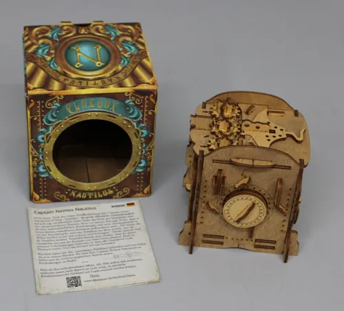 iDventure Cluebox - Captain Nemo's Nautilus Escape Room Spiel, kniffliges 3D Holzpuzzle für 1-2 Spieler ab 14 Jahren, spannende Rätsel und stilvolles Wohnaccessoire