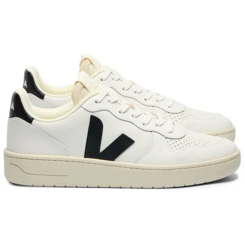 Veja V10 Prime Leather Sneakers für Damen - Laufschuhe mit zeitlosem Design und nachhaltiger Handwerkskunst. Bequemer Sitz, atmungsaktive Perforationen und eleganter Look – ideal für jeden Anlass.