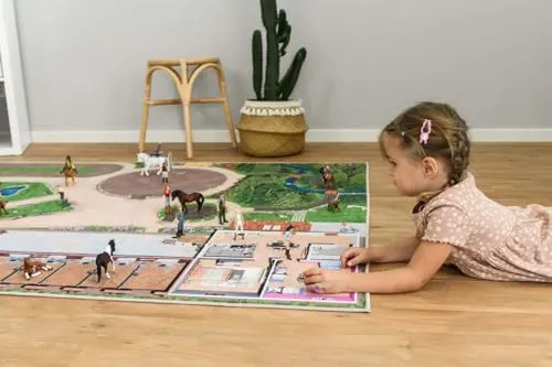 SkippiDoo Spielteppich – Pferdehof für Kinderzimmer - Teppich fürs Kinderzimmer mit realistischen Pferdehof-Designs, perfekt für kreative Rollenspiele mit Schleich® und Playmobil® Figuren. Pflegeleicht und strapazierfähig für unendlichen Spielspaß.